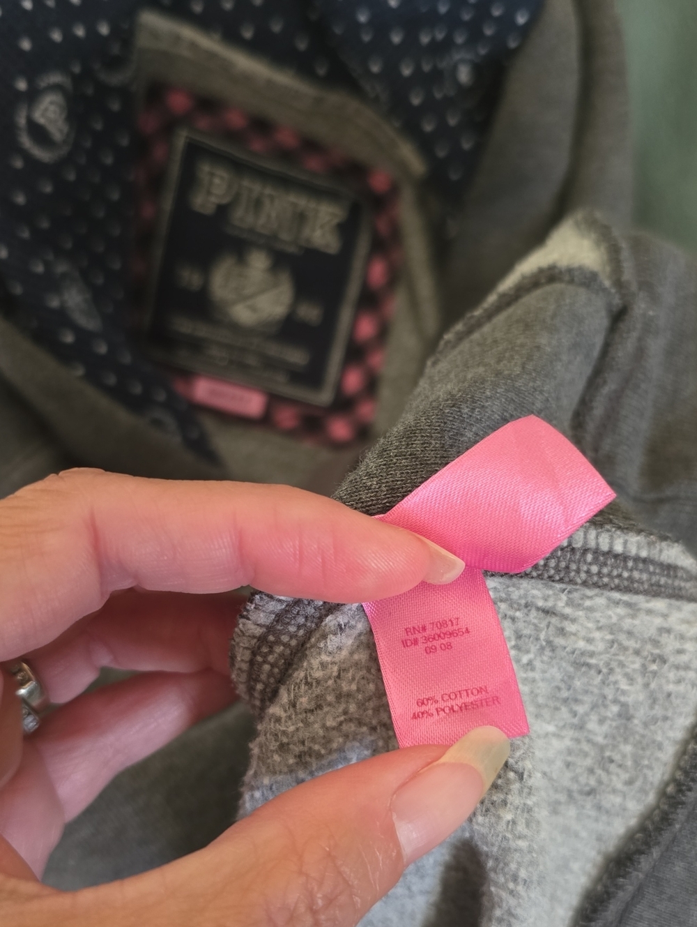 VINTAGE! 2008 PINK Victoria's Secret University Hoodie - Gray with Pink Logo - Picture 3 of 3
